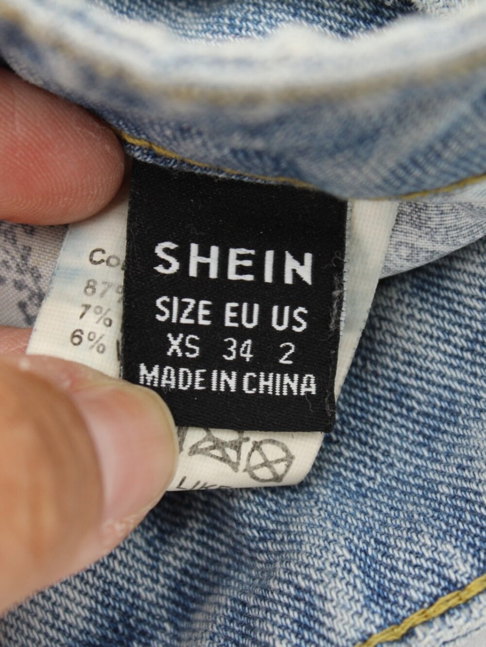 SHEIN Light Wash Distressed Jean Shorts - Size XS - Picture 3 of 6